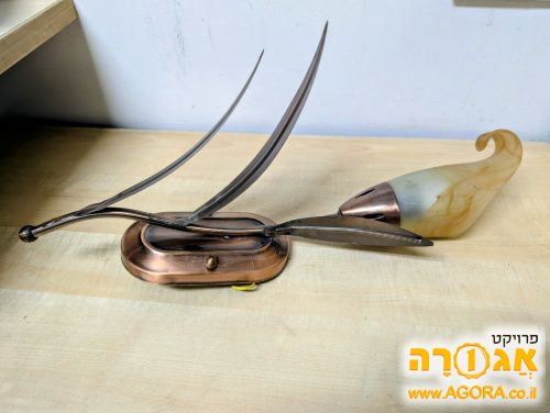 מנורת קיר דקורטיבית