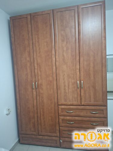 ארון בגדים