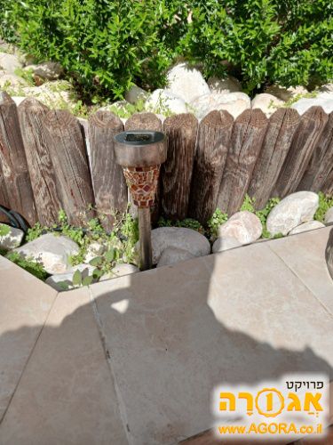 מנורת גינה סולארית