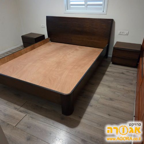 בסיס מיטה זוגית 1.6 מפואר+ 2 שידות