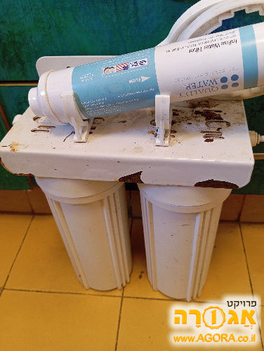 שלשה פילטרים למערכת סינון מים תת-כיורית