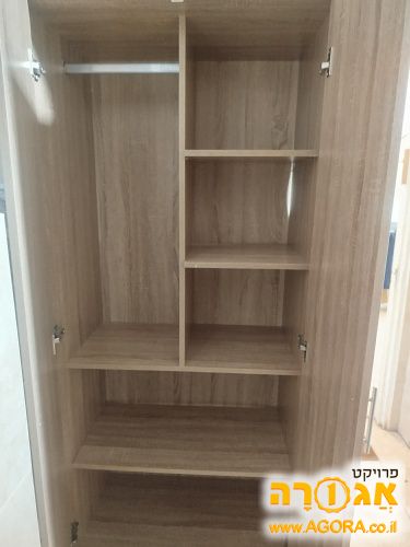 ארון בגדים שתי דלתות