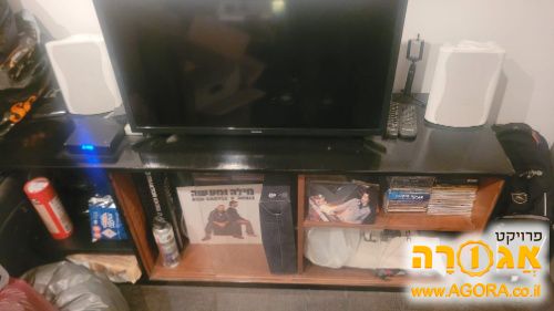 שידת טלוויזיה שחורה