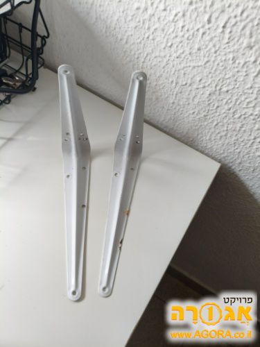 מתלה למדף