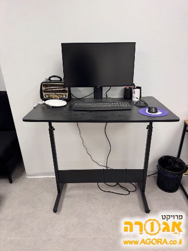 שולחן משרדי מתכוונן