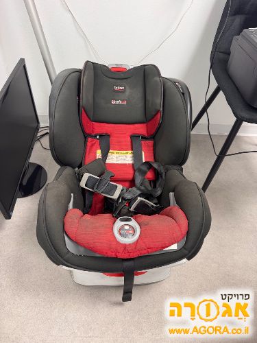 כיסא תינוק לרכב