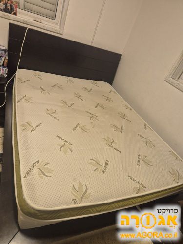 מיטה זוגית ללא מזרן