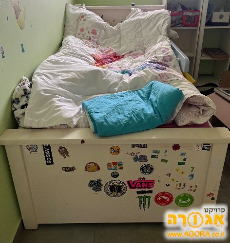 מיטת יחיד נפתחת (ללא מזרונים)