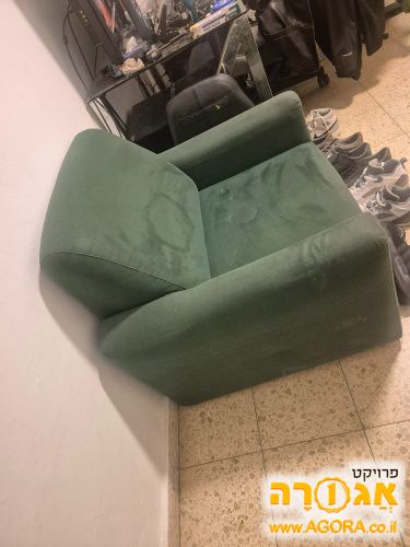 ספה יחידה ירוקה