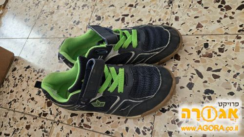 נעלי ספורט לילד מידה 33