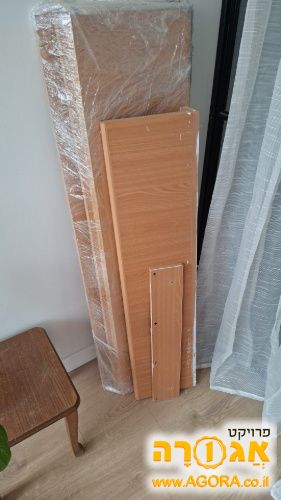 מדפים בגדלים שונים