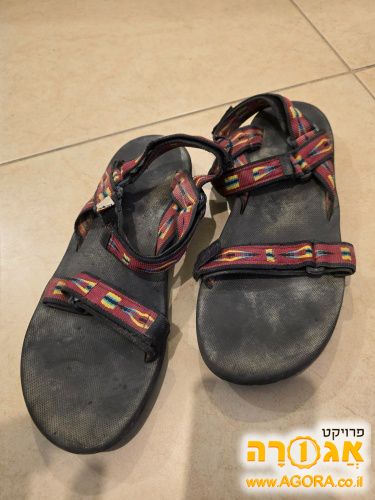 סנדלי שורש אדומות מידה 45