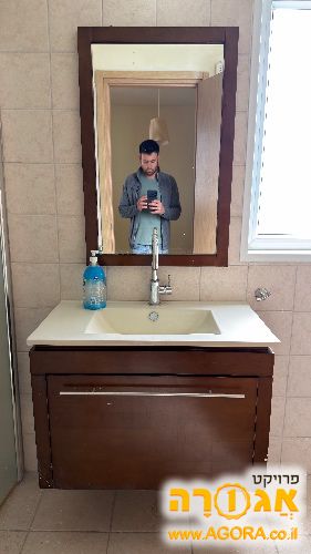 ארון אמבטיה ומראה