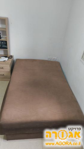 מיטה וחצי משענת חשמלית