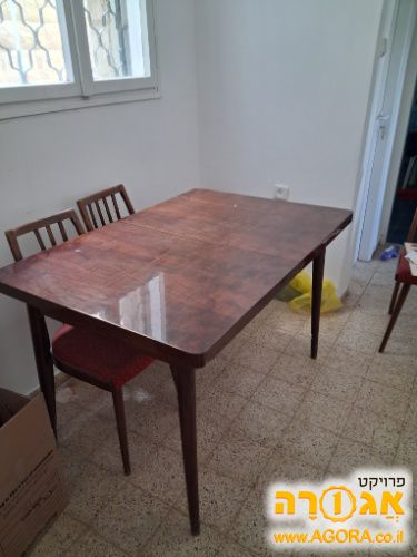 שולחן אוכל