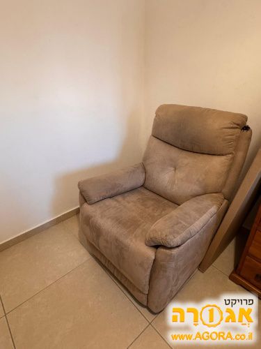 כורסת טלויזיה מתכווננת