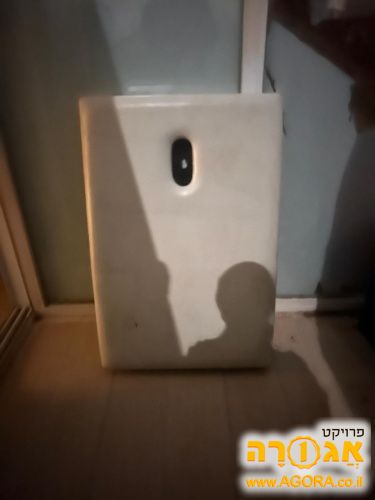 מיטת טיפולים מתקפלת