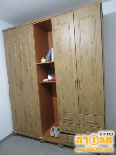 ארון בגדים