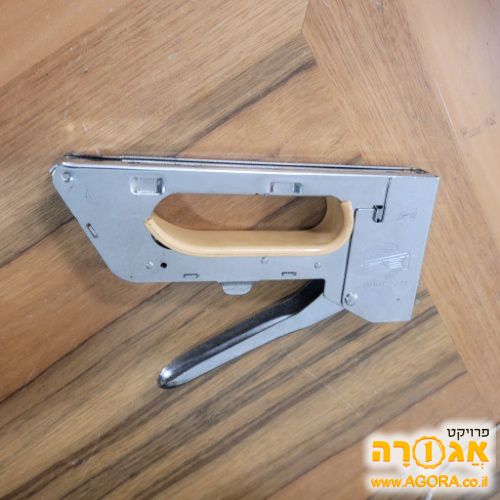 אקדח סיכות