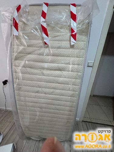 מזרן יחיד ממיטה מתכוננת