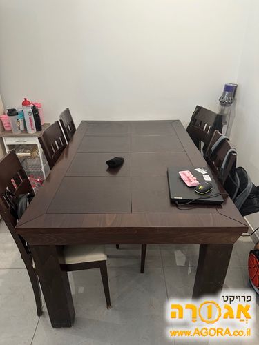 שולחן אוכל