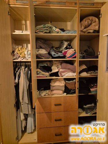ארון בגדים