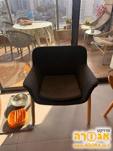 כורסא במצב מצוין