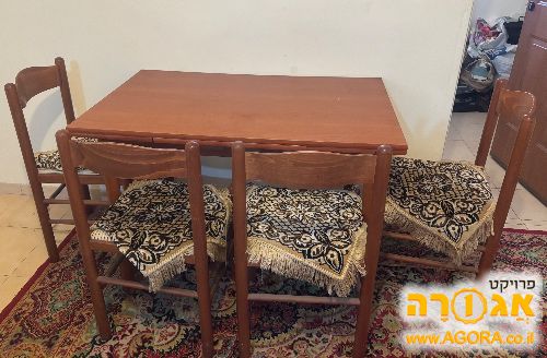שולחן פינת אוכל עם 4 כיסאות
