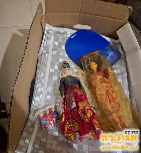 בובות ישנות לנוי וגם 3 מחזיקי מפתחות