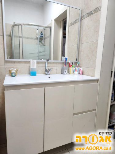 ארון אמבטיה