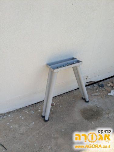 רגליים לשולחן
