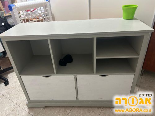 ארונית עם מגירות