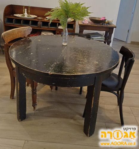 שלחן אוכל עגול