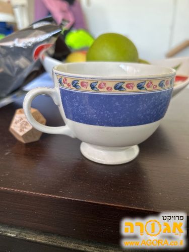שני ספלים לקפה