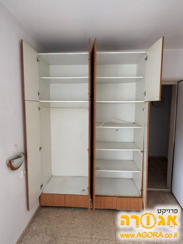 ארון בגדים