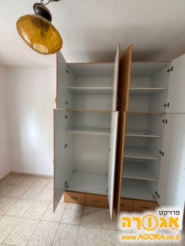 ארון לאחסון