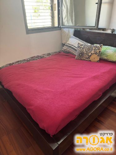 מיטה זוגית עם מזרן 160*200
