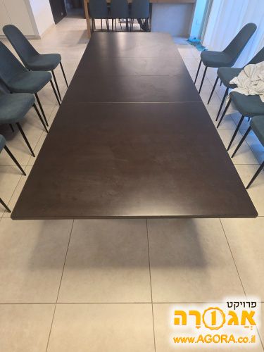 שולחן אוכל