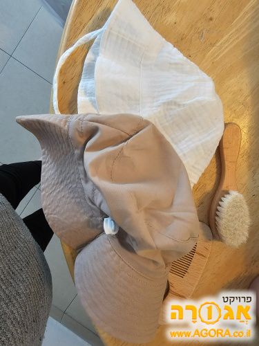 כובעים חדשים+מסרקים