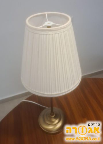מנורת שולחן