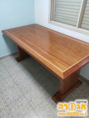 שולחן אוכל