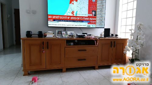 מזנון מעץ מלא