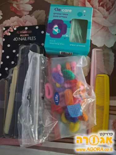 גומיות לשיער ומסרקים