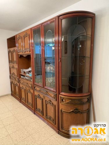 ויטרינה תצוגה גדולה