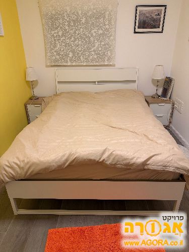 מיטה זוגית רוחב 1.4 כולל מזרן ושתי שידות