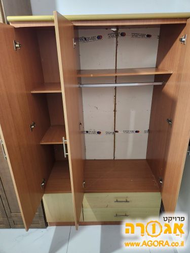 ארון בגדים