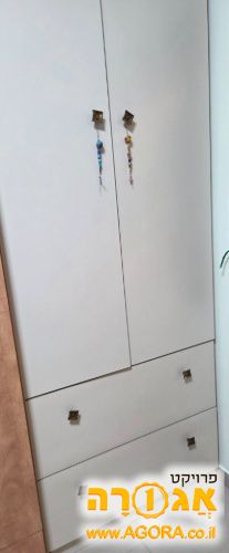 ארון קיר עבודה של נגר פרטי.מעץ סנדביץ