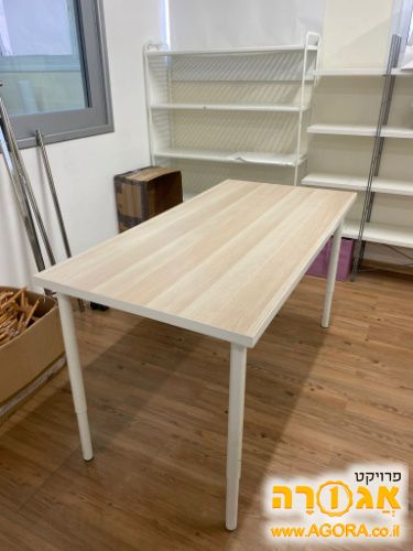 שולחן איקאה