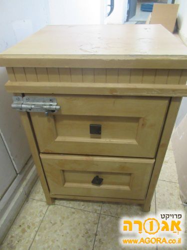 שידת עץ מגירות
