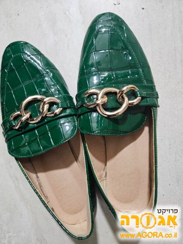 נעליים ירוקות
